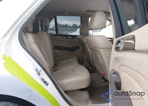 2013 Mercedes-Benz Ml 350 4Matic z USA, uszkodzony, nr VIN 4JGDA5HB8DA118438